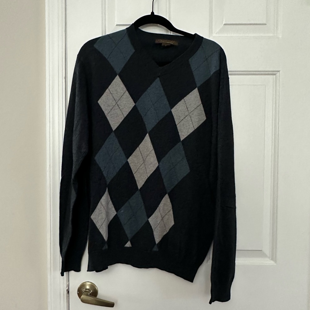 Sebastian Cooper Men's Argyle V-Neck Sweater - Black and Gray